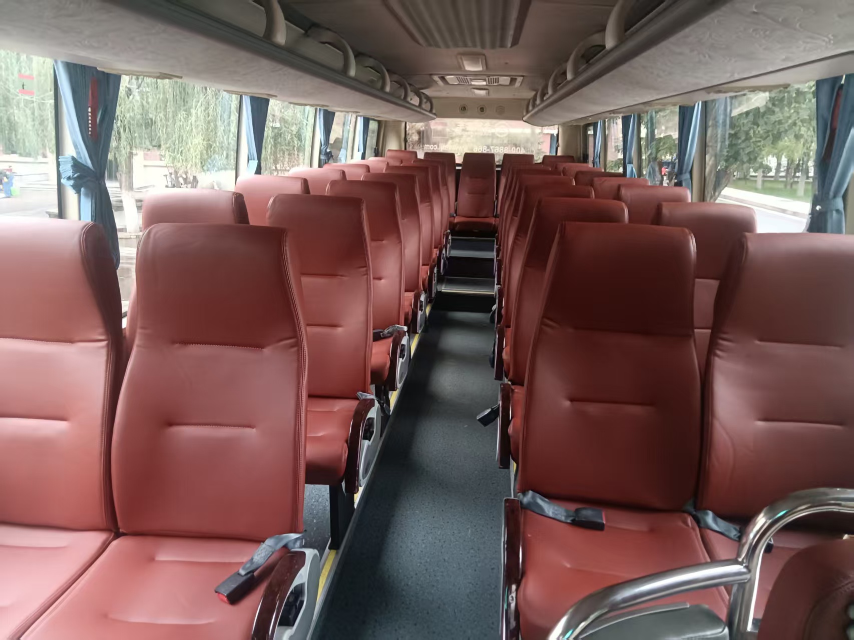 通勤车座套焕新颜 服务升级暖人心