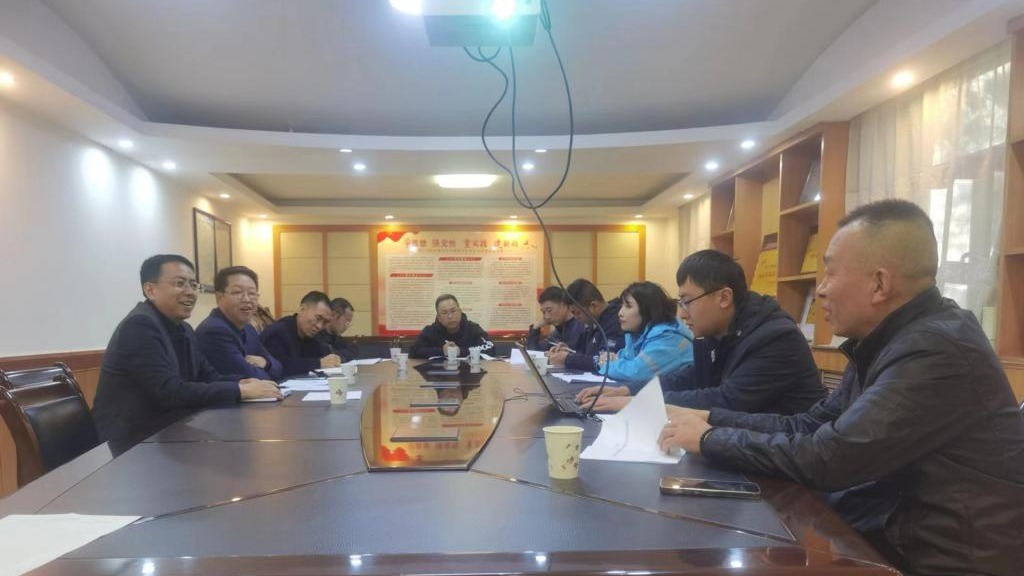 学校开展冬季供暖前安全运行准备工作专家评估论证