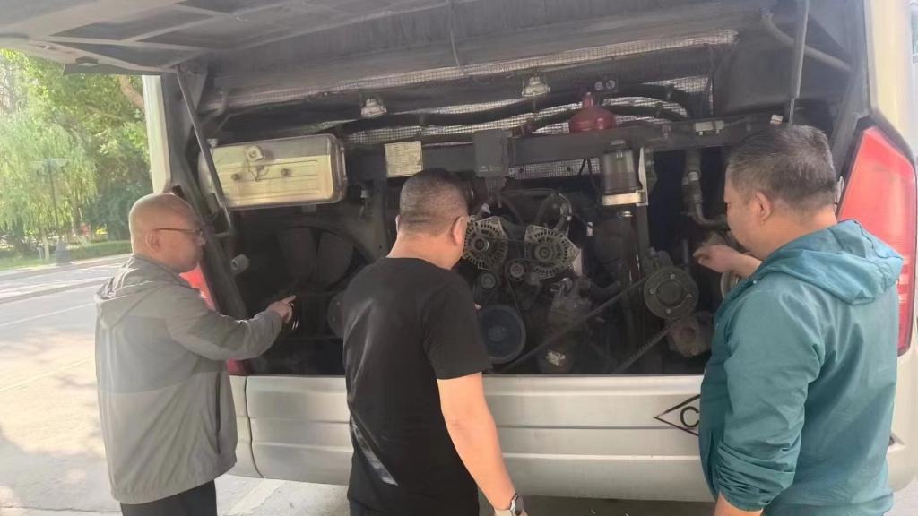 能源服务中心围绕学校安全工作开展车辆安全专项检查